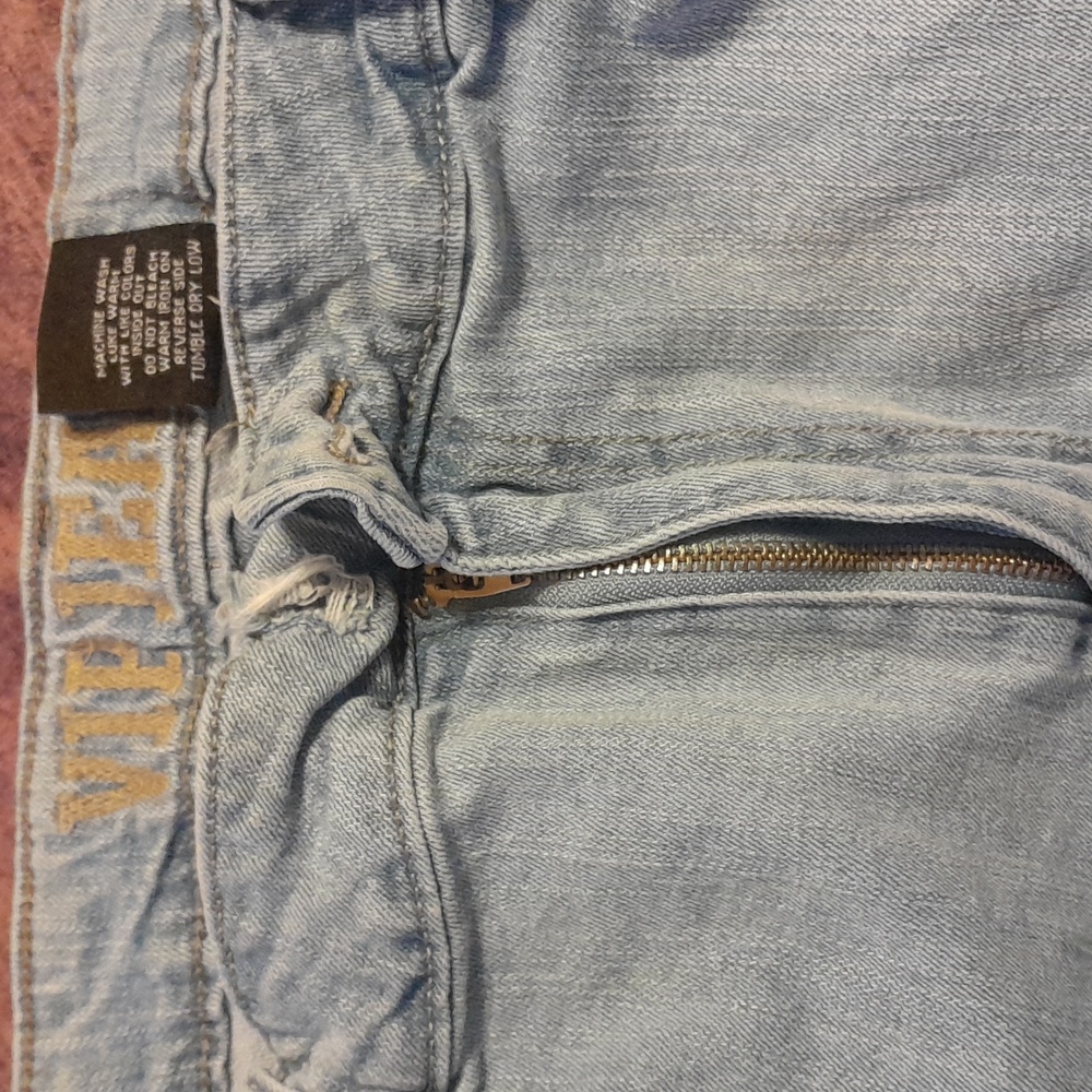 Women's Ripped Jeans - Picture 2 of 3